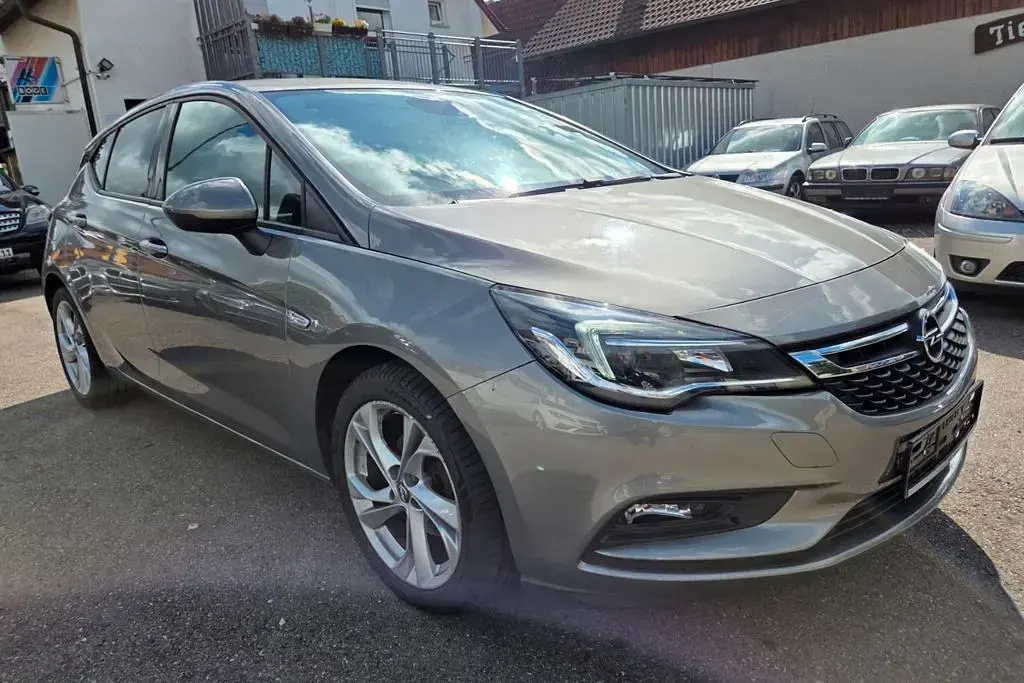 Gebraucht Opel Astra Active 125 PS (91 kW) 2017 Grau Limousine