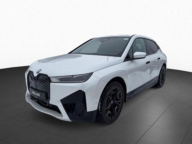 Gebraucht BMW iX Comfort Edition 239 kW (326 PS) 2023 Mineralweiß (weiß) SUV