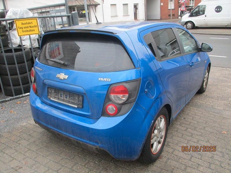Gebraucht Chevrolet Aveo LT 101 PS (74 kW) 2012 Blau Kleinwagen