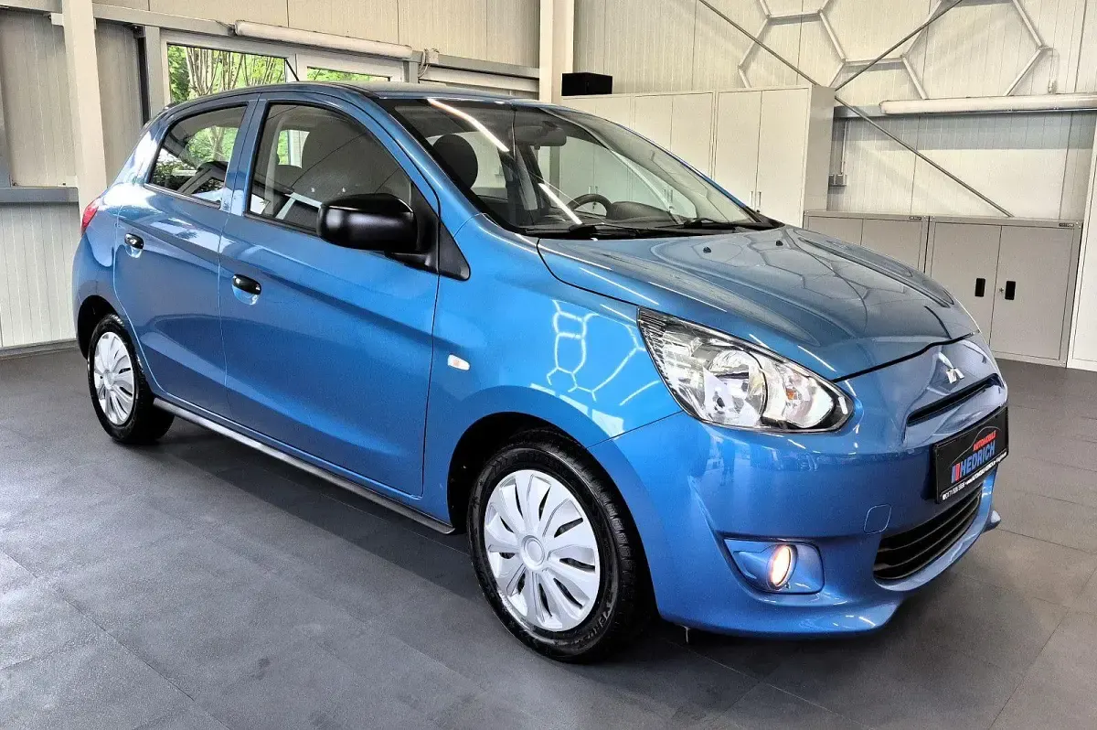 Gebraucht Mitsubishi Space Star Plus 71 PS (52 kW) 2015 Blau Kleinwagen