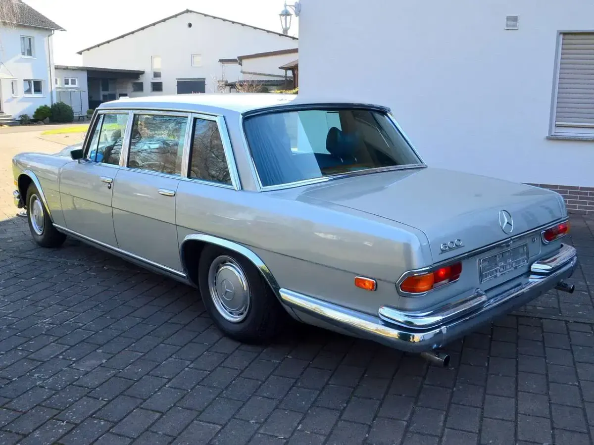 Gebraucht Mercedes 600 250 PS (183 kW) 1971 Silber Limousine