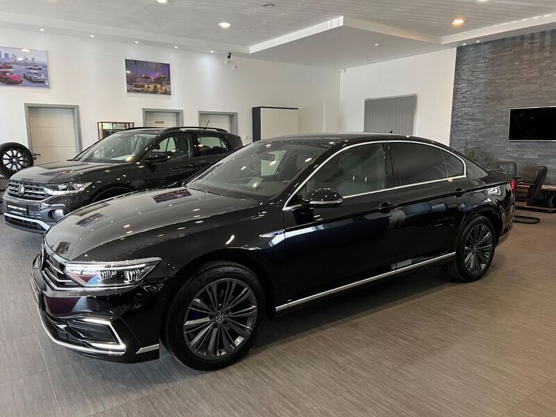 Schwarz Gebraucht 2021 VW Passat Limousine | 22.985 € (Fairer Preis) - Bild 1/4