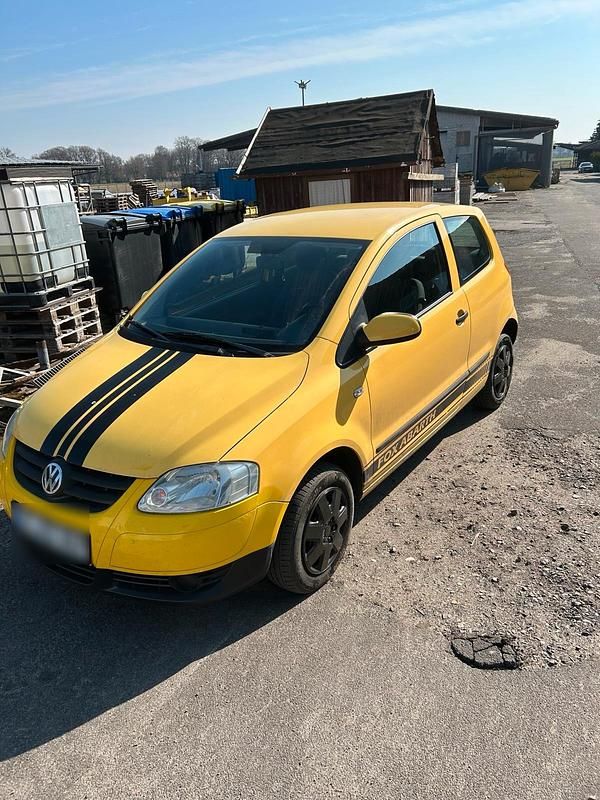 Gebraucht VW Fox 55 PS (40 kW) 2006 Gelb Kleinwagen