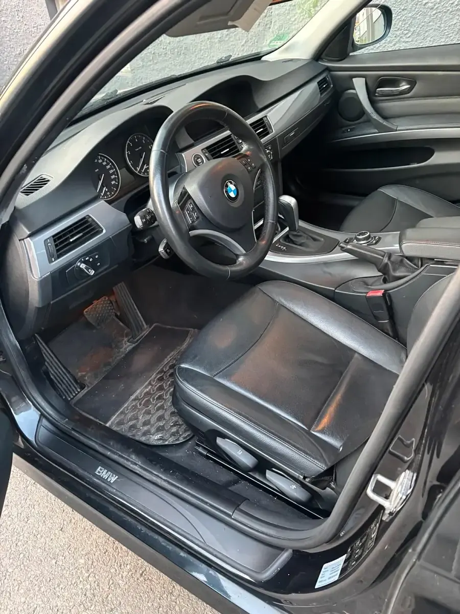 Gebraucht BMW 320 170 PS (125 kW) 2009 Schwarz Limousine