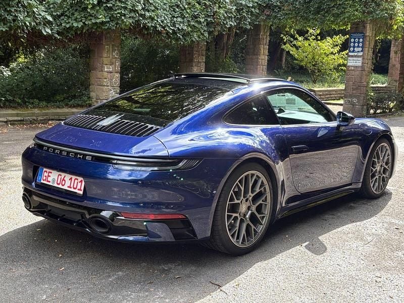Blau Gebraucht 2023 Porsche 992 Chrono | 129.992 € - Bild 1/4