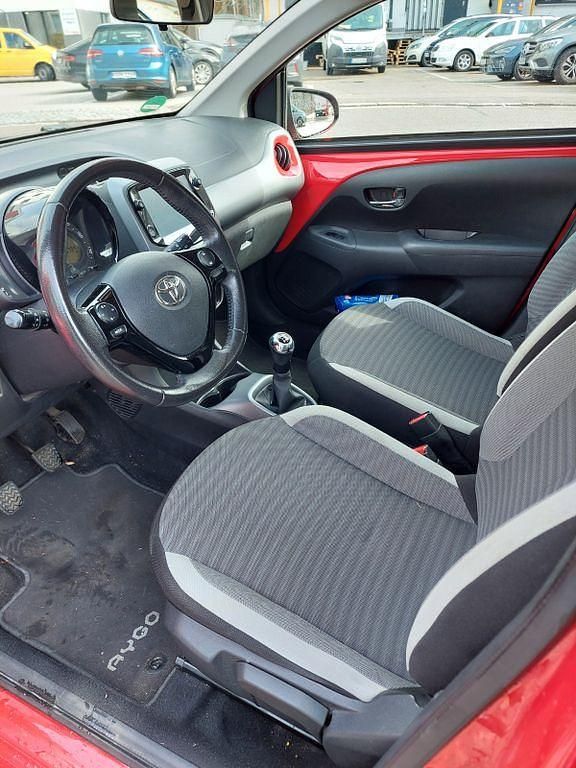 Gebraucht Toyota Aygo 72 PS (52 kW) 2019 Rot Kleinwagen