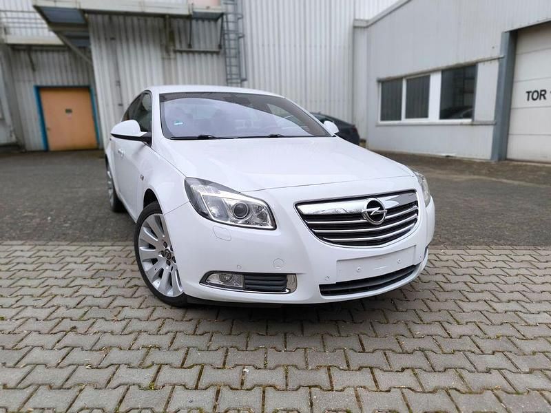 Gebraucht Opel Insignia 140 PS (102 kW) 2011 Weiß Limousine