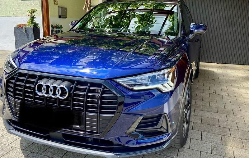 Blau Gebraucht 2023 Audi Q3 Advanced SUV | 37.900 € (Fairer Preis) - Bild 1/4