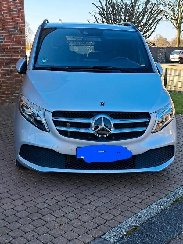 Silber Gebraucht 2020 Mercedes V250 Van / Kleinbus | 42.999 € (Superpreis) - Bild 1/4