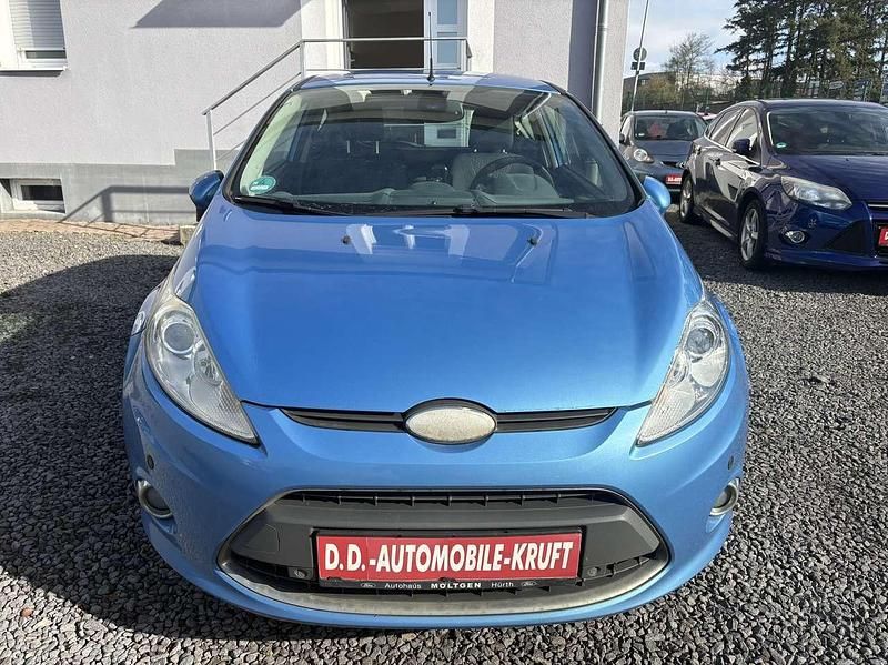 Gebraucht Ford Fiesta Titanium 97 PS (71 kW) 2009 Visionblau Kleinwagen