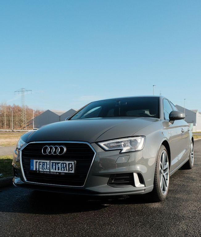 Gebraucht Audi A3 Sport 150 PS (110 kW) 2017 Grau Limousine