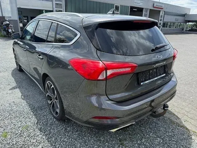 Gebraucht Ford Focus Vignale 182 PS (133 kW) 2019 Grau Kombi