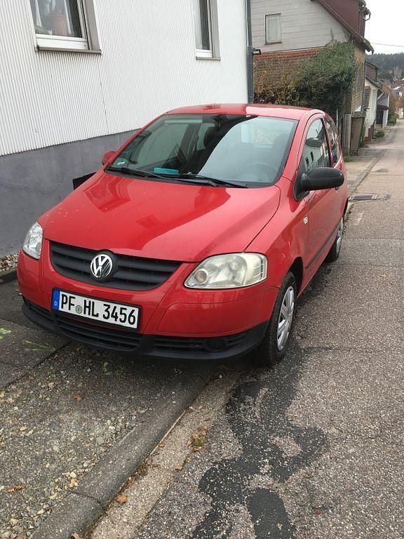 Rot Gebraucht 2006 VW Fox Kleinwagen | 950 € (Superpreis) - Bild 1/4