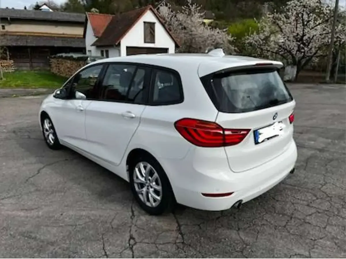 Gebraucht BMW 220 Gran Tourer Sport Line 190 PS (139 kW) 2016 Weiß Van / Kleinbus