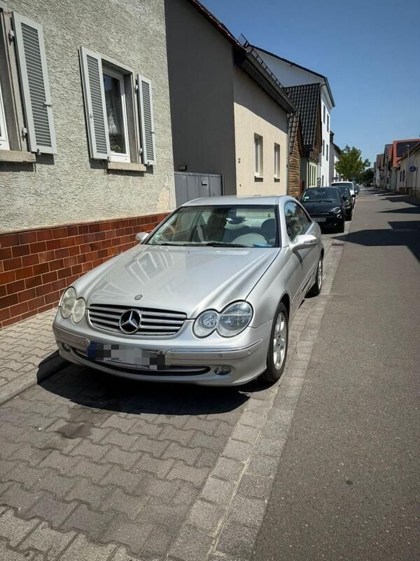 Silber Gebraucht 2002 Mercedes 200 Limousine | 2.200 € - Bild 1/4