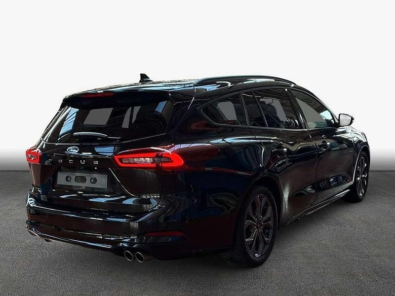 Second-hand Ford Focus ST-Line X 125 CP (91 kW) 2024 Negru Break