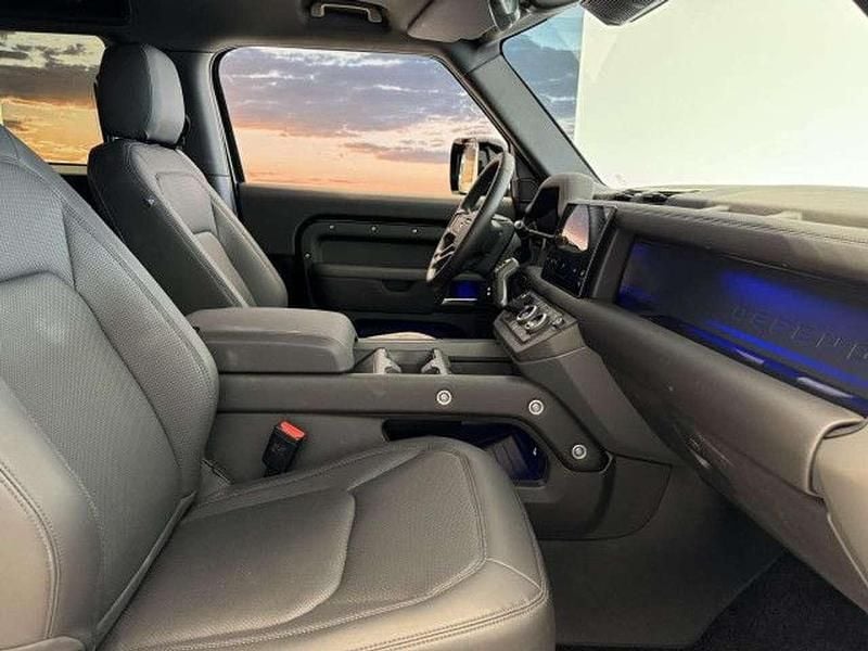 Gebraucht Land Rover Defender SE Dynamic 249 PS (183 kW) 2024 Schwarz SUV