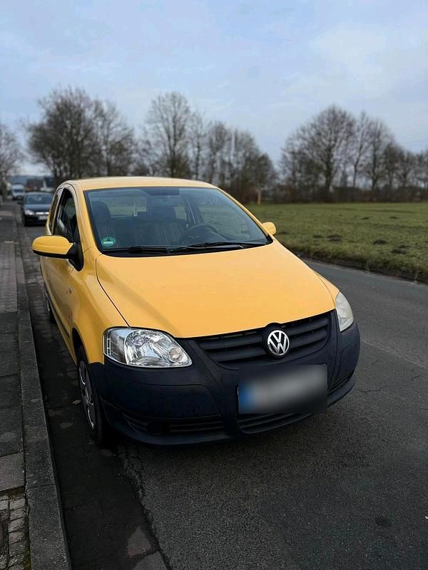 Gebraucht VW Fox 54 PS (39 kW) 2005 Gelb Kleinwagen