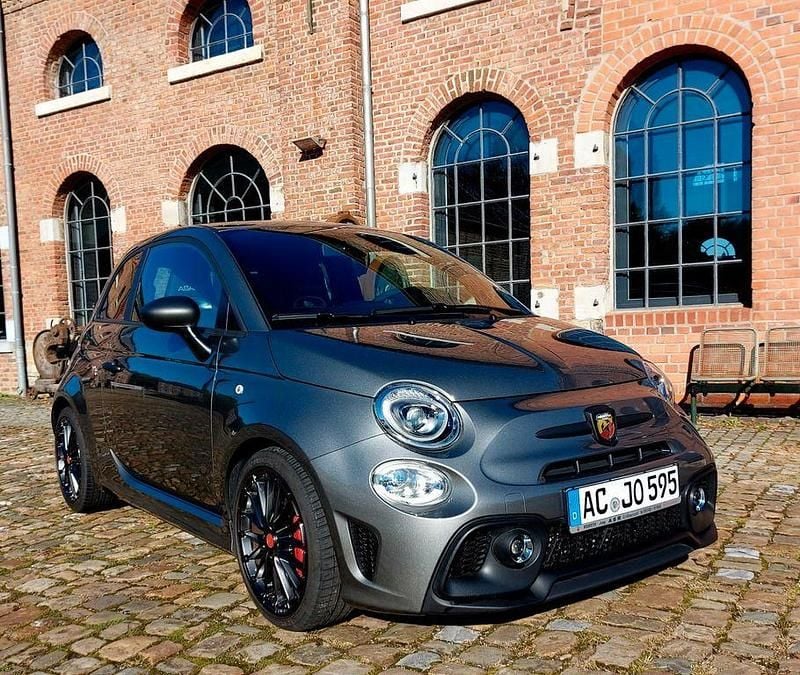 Grau Gebraucht 2022 Abarth 595 Competizione Kleinwagen | 22.550 € (Guter Preis) - Bild 1/4