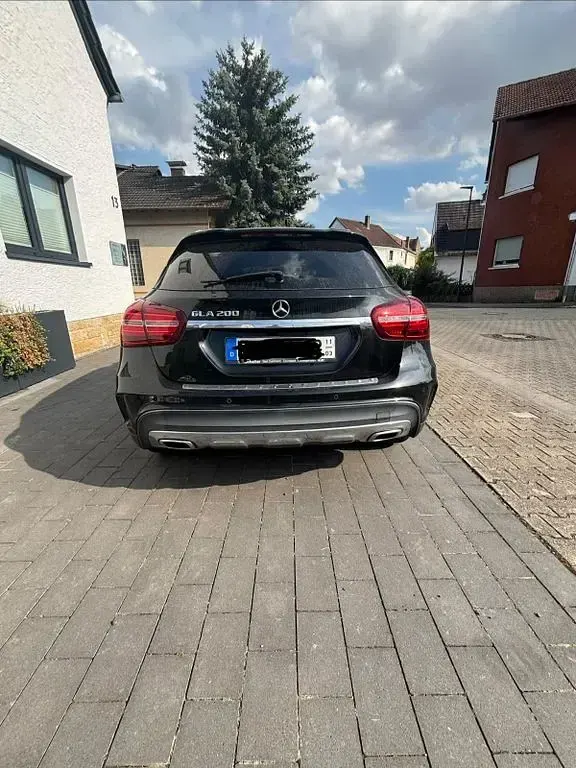Gebraucht Mercedes GLA200 Edition 156 PS (114 kW) 2019 Schwarz SUV