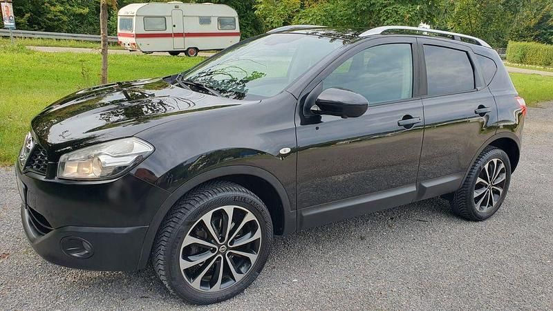 Schwarz Gebraucht 2012 Nissan Qashqai 360º SUV | 5.200 € (Superpreis) - Bild 1/4