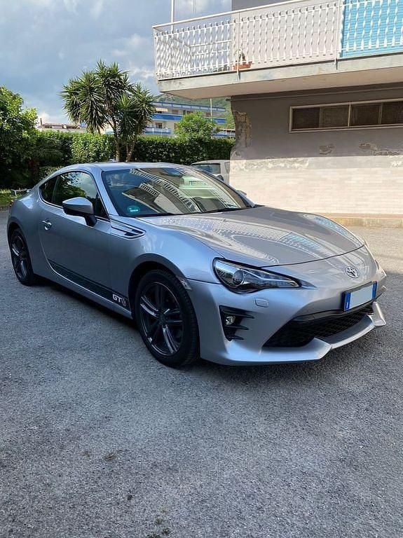Grau Gebraucht 2019 Toyota GT86 GT | 23.586 € (Superpreis) - Bild 1/4