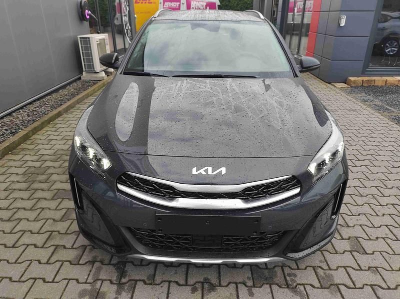 Neu Kia XCeed 150 PS (110 kW) 2026 Penta grau SUV