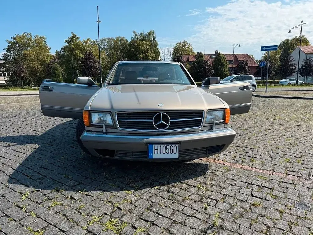 Gebraucht Mercedes 560 242 PS (177 kW) 1986 Gold