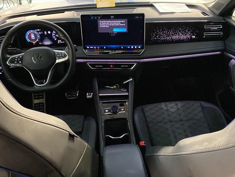 Gebraucht VW Tiguan Style 193 PS (141 kW) 2024 Oyster silver metallic SUV