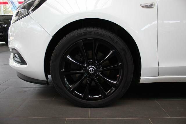 Gebraucht Opel Zafira Tourer 136 PS (100 kW) 2019 Weiß Van / Kleinbus