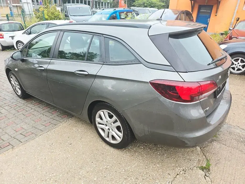 Gebraucht Opel Astra Edition 105 PS (77 kW) 2018 Kombi