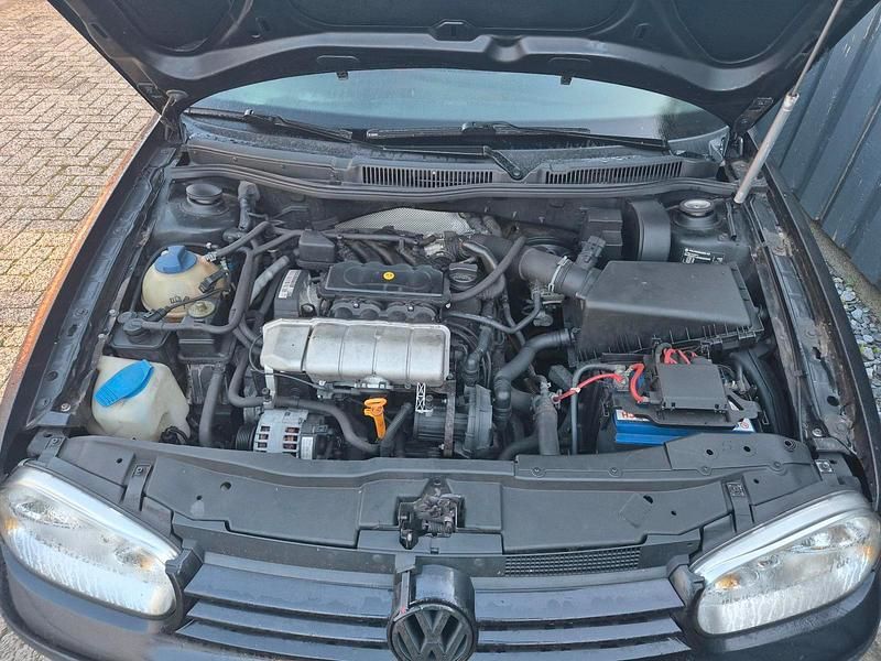 Gebraucht VW Golf IV Edition 115 PS (84 kW) 2001 Schwarz Kleinwagen