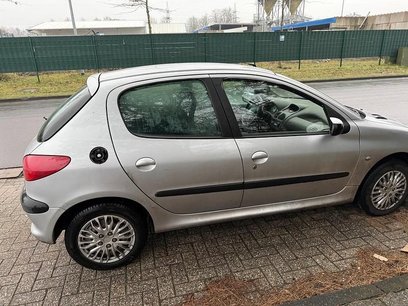 Gebraucht Peugeot 206 55 PS (40 kW) 2003 Grau Limousine