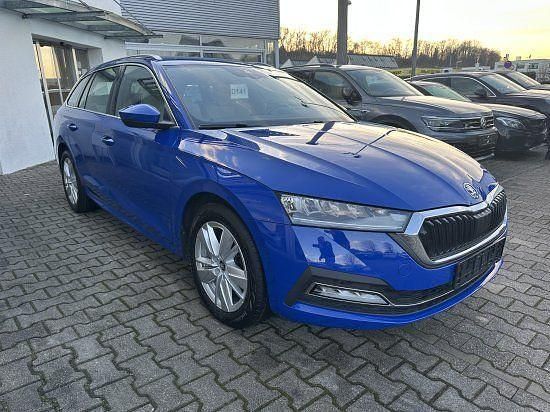 Gebraucht Skoda Octavia First Edition 150 PS (110 kW) 2020 Energy blau Kombi