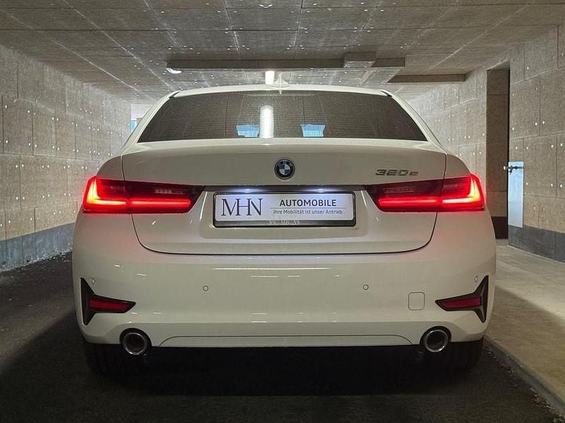 Gebraucht BMW 320e Advantage 163 PS (119 kW) 2022 Weiß Limousine