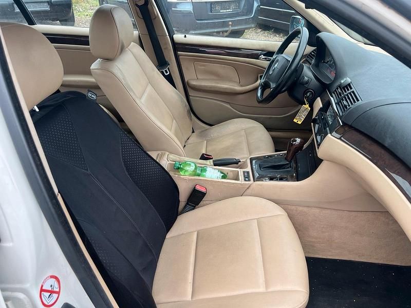 Gebraucht BMW 320 150 PS (110 kW) 2005 Weiß Limousine