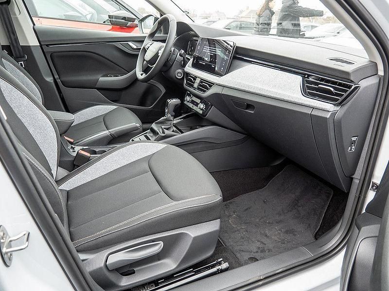 Neu Skoda Scala 150 PS (110 kW) 2025 Weiß Kleinwagen