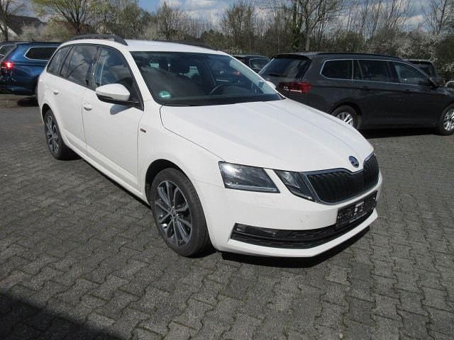 Weiß Gebraucht 2019 Skoda Octavia Soleil Kombi | 10.988 € (Superpreis) - Bild 1/4