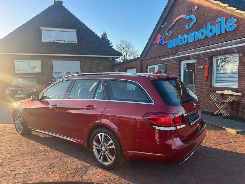 Gebraucht Mercedes E200 136 PS (100 kW) 2016 Rot Kombi