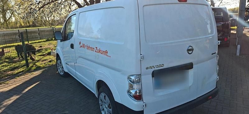 Gebraucht Nissan e-NV200 80 kW (109 PS) 2016 Weiß Van / Kleinbus