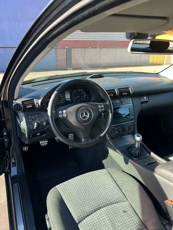 Gebraucht Mercedes C180 143 PS (105 kW) 2007 Schwarz Coupé