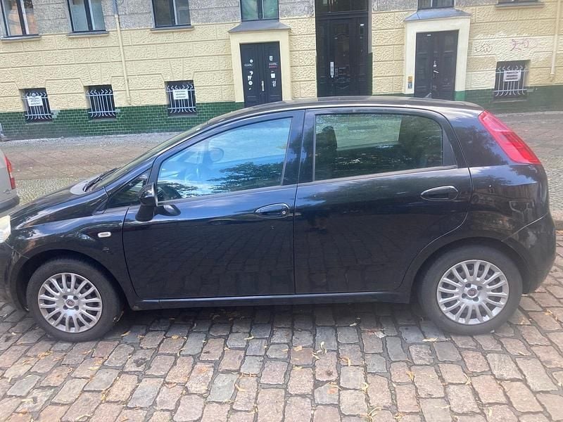 Schwarz Gebraucht 2009 Fiat Grande Punto Kleinwagen | 1.950 € (Guter Preis) - Bild 1/4