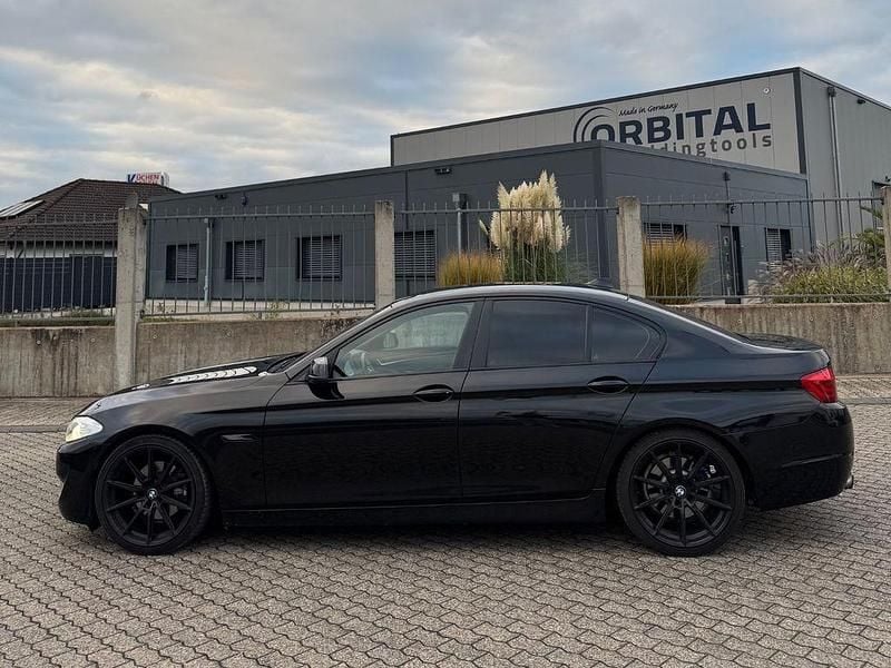 Gebraucht BMW 523 204 PS (150 kW) 2011 Schwarz Limousine
