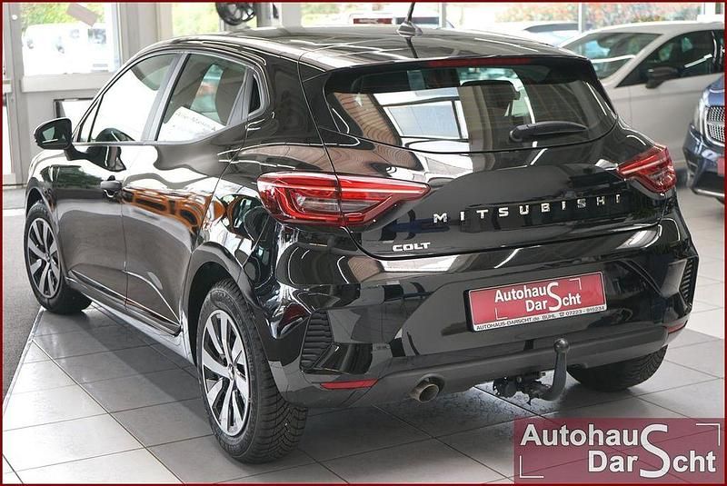 Gebraucht Mitsubishi Colt Basis 67 PS (49 kW) 2024 Onyxschwarz m onyxschwarz m Kleinwagen