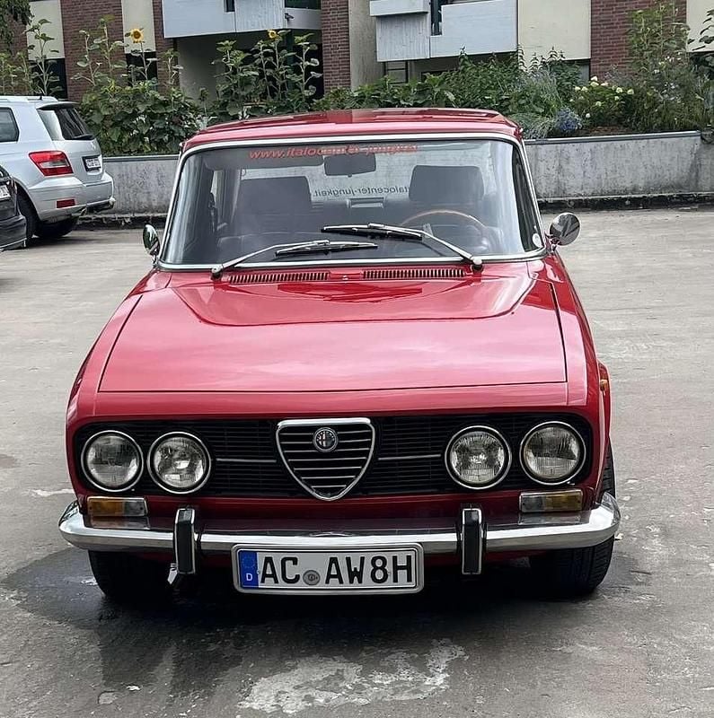 Rot Gebraucht 1973 Alfa Romeo 2000 Limousine | 20.000 € - Bild 1/4