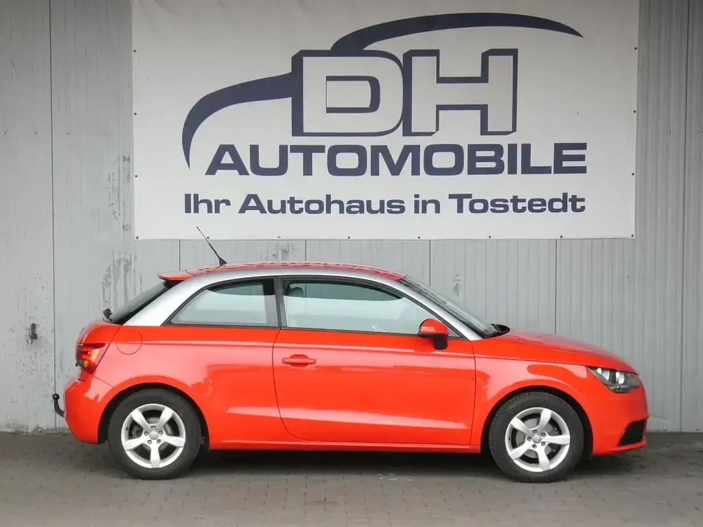 Gebraucht Audi A1 Attraction 86 PS (63 kW) 2011 Rot Kleinwagen