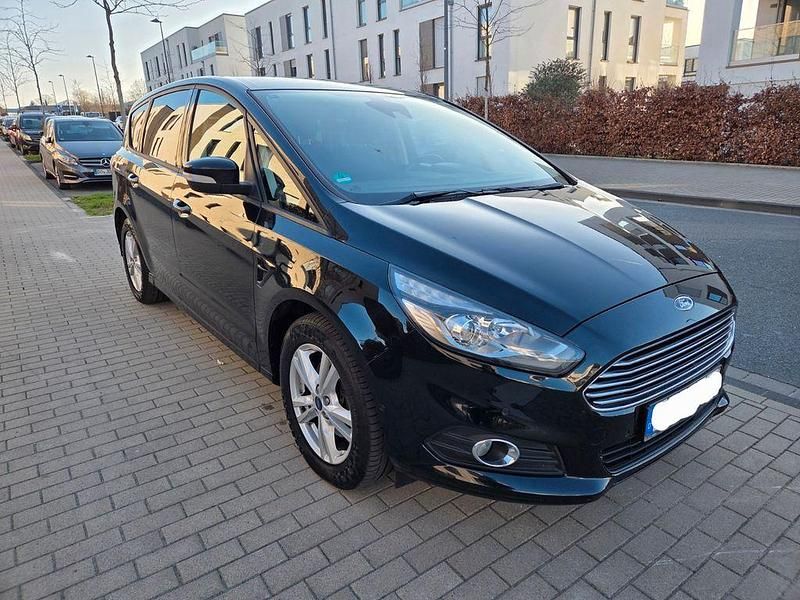 Gebraucht Ford S-MAX S 160 PS (117 kW) 2017 Schwarz Van / Kleinbus