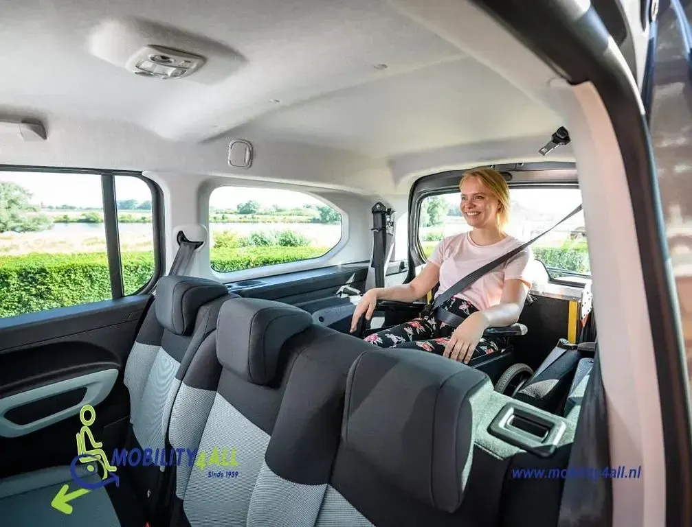 Neu Peugeot e-Rifter 100 kW (136 PS) 2026 Weiß Van / Kleinbus