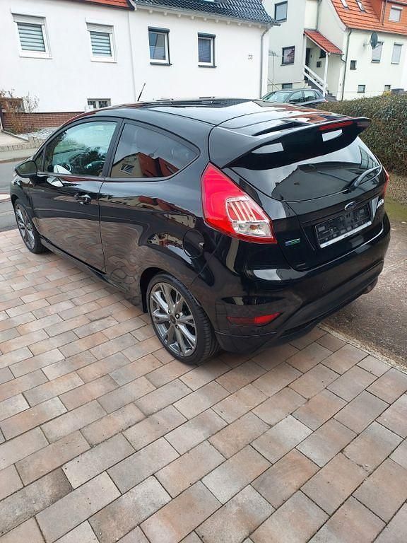 Gebraucht Ford Fiesta ST-Line 101 PS (74 kW) 2016 Schwarz Kleinwagen