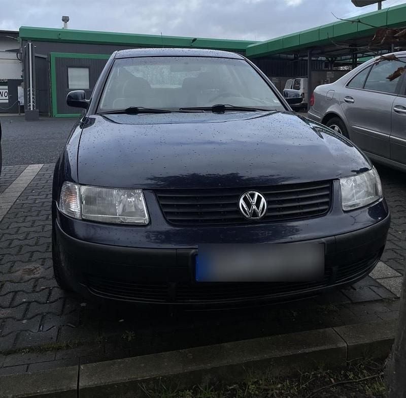 Gebraucht VW Passat 101 PS (74 kW) 1997 Blau Limousine